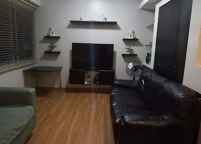Spacious 1 Bedroom Loft Type Unit *
